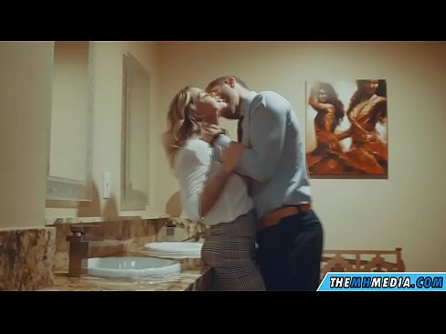 ❤️ Amikor egy bögyös szőke elcsábít egy nyilvános WC-ben Anal pornó at hu.com-milf-300.ru ❌️❤